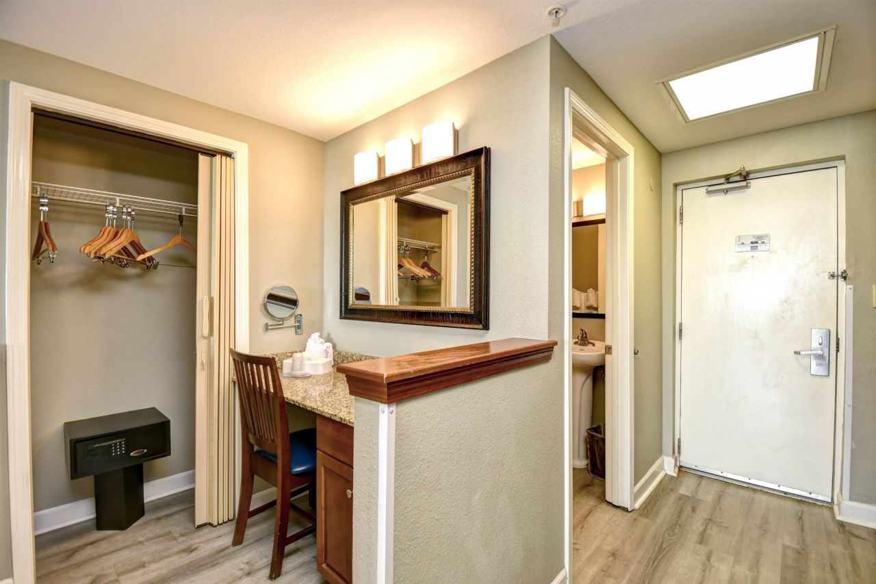 5300 N Ocean Blvd.  Photo 13