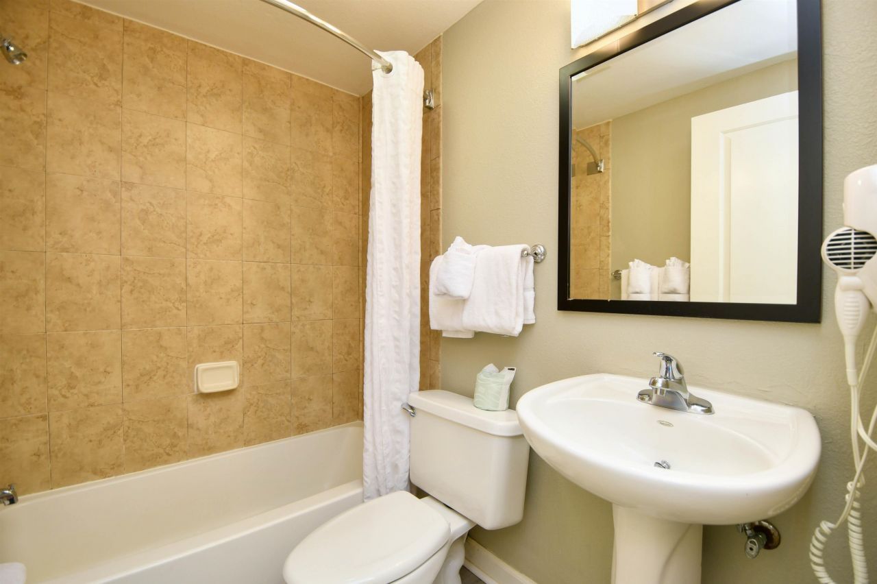 5300 N Ocean Blvd.  Photo 16