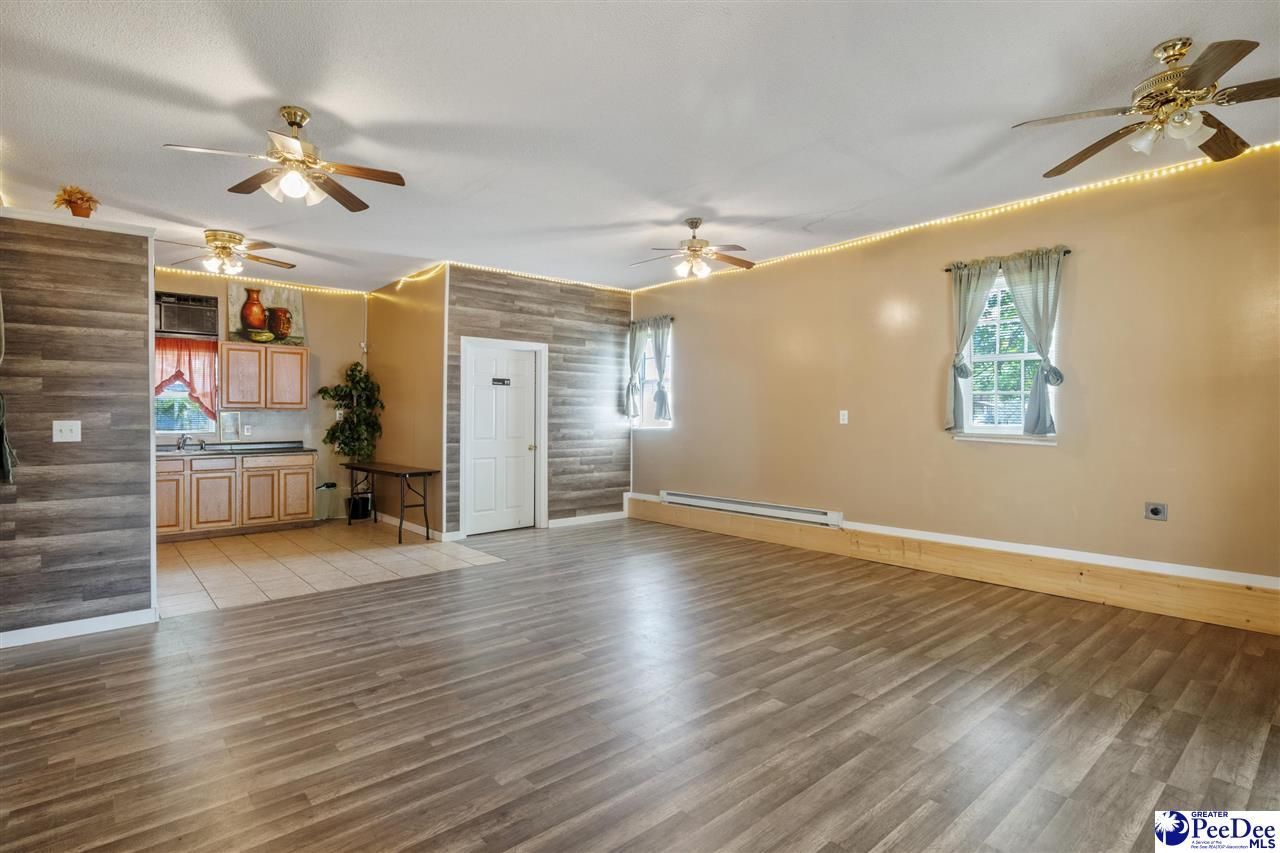 126 E. Manning Photo 4