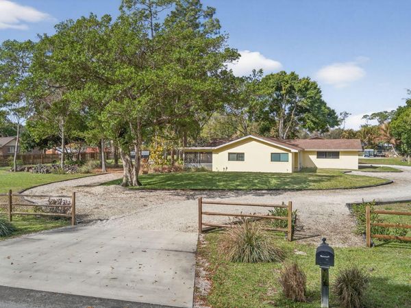 749 W Rambling Drive, Wellington, FL 33414