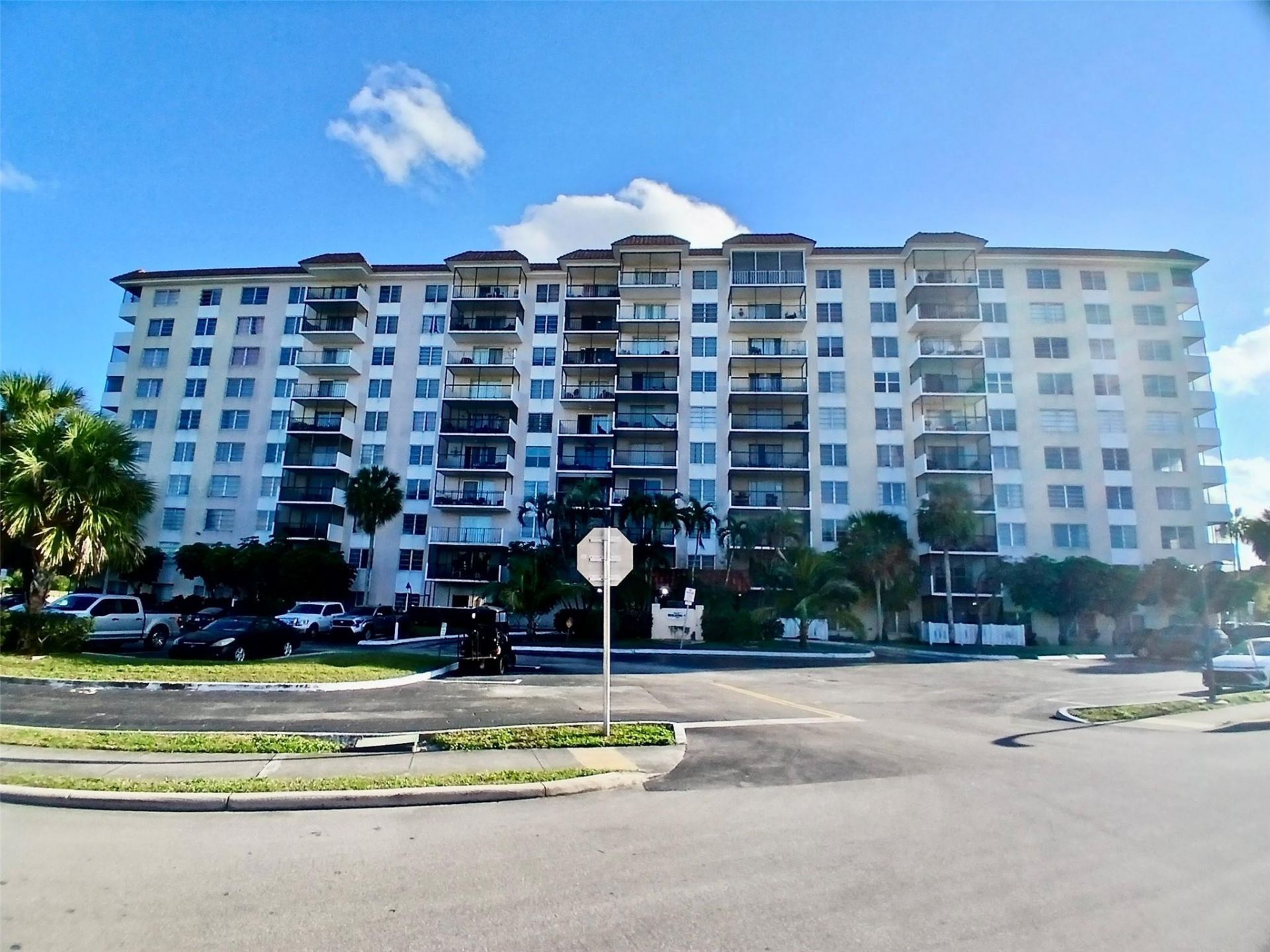 4164 N Inverrary Drive, Unit 311, Lauderhill, FL 33319 Photo