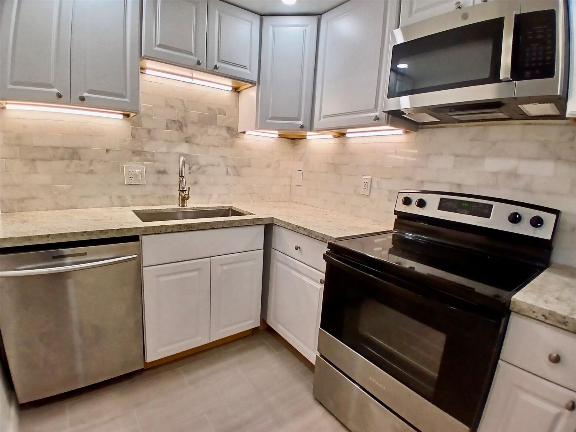 4164 N Inverrary Drive, Unit 311, Lauderhill, FL 33319 Photo