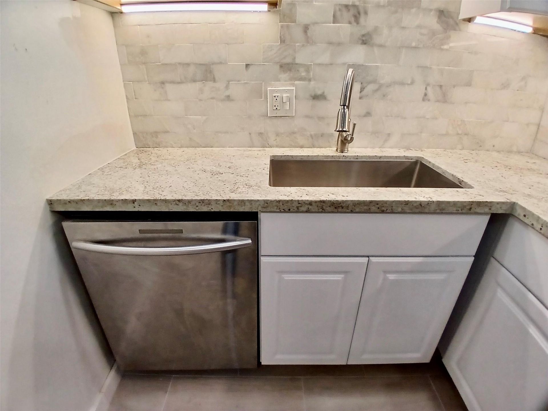 4164 N Inverrary Drive, Unit 311, Lauderhill, FL 33319 Photo