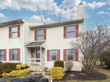 525 PICKERING STATION DRIVE, CHESTER SPRINGS, PA 19425