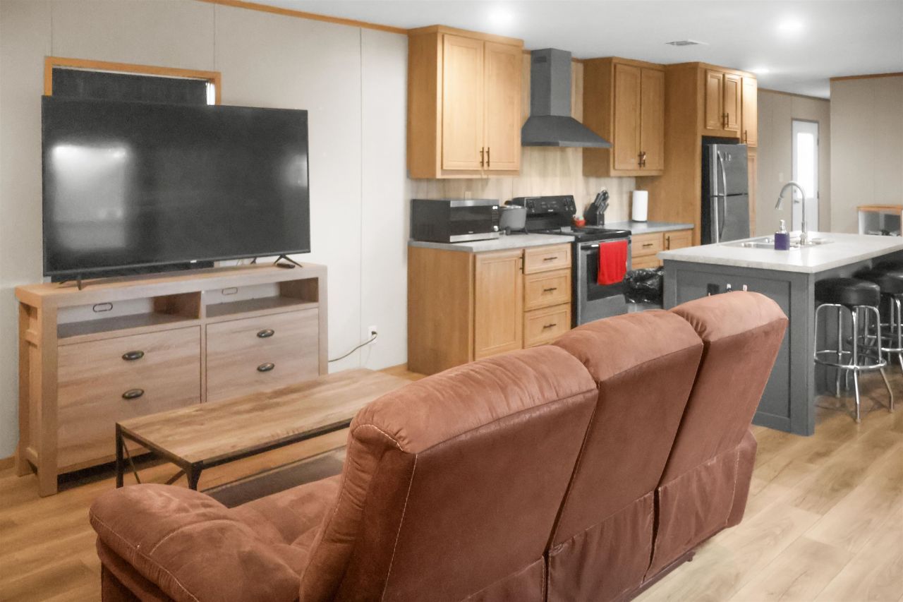 21835 NW Lake Mckenzie Boulevard, Altha, FL 32421 Photo