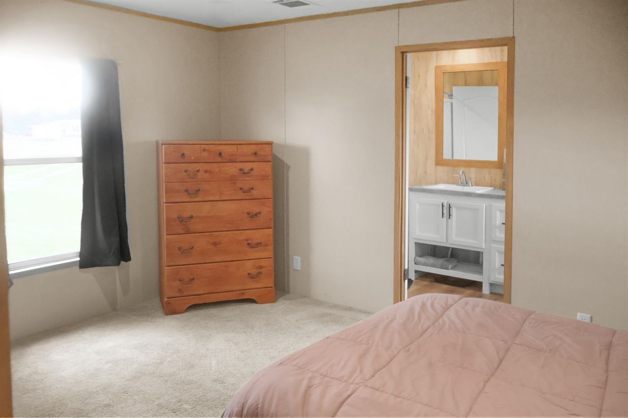 21835 NW Lake Mckenzie Boulevard, Altha, FL 32421 Photo
