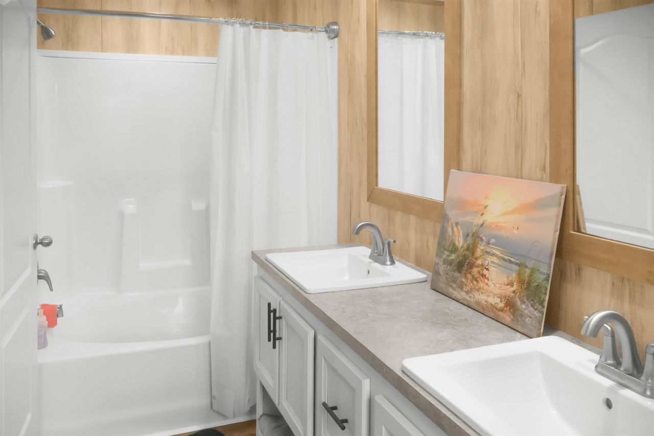 21835 NW Lake Mckenzie Boulevard, Altha, FL 32421 Photo