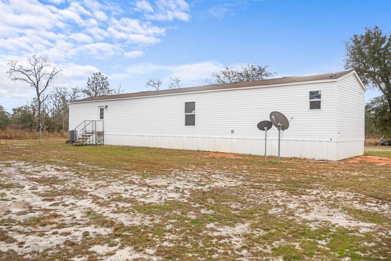 21835 NW Lake Mckenzie Boulevard, Altha, FL 32421 Photo