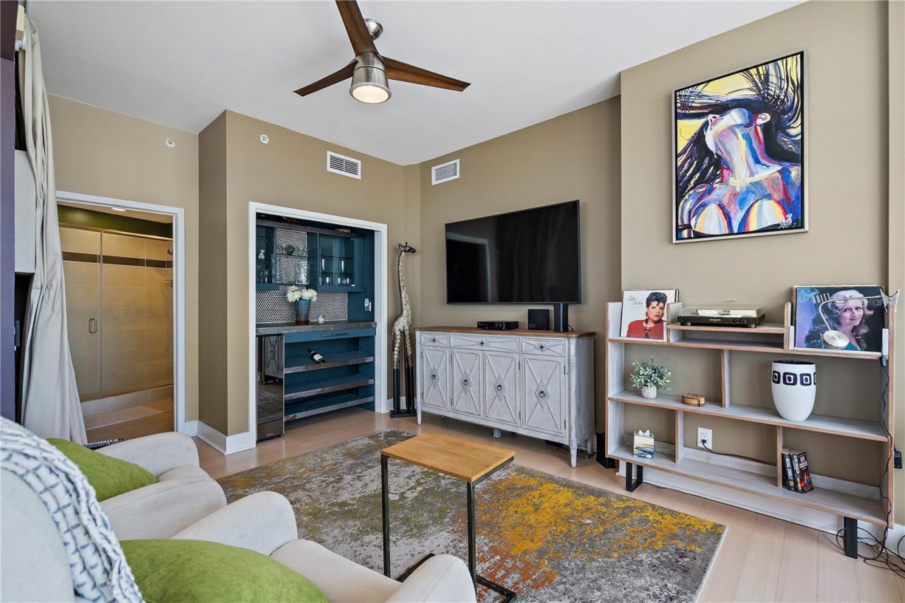 175 1st Street S, Unit 2102, Saint Petersburg, FL 33701 Photo