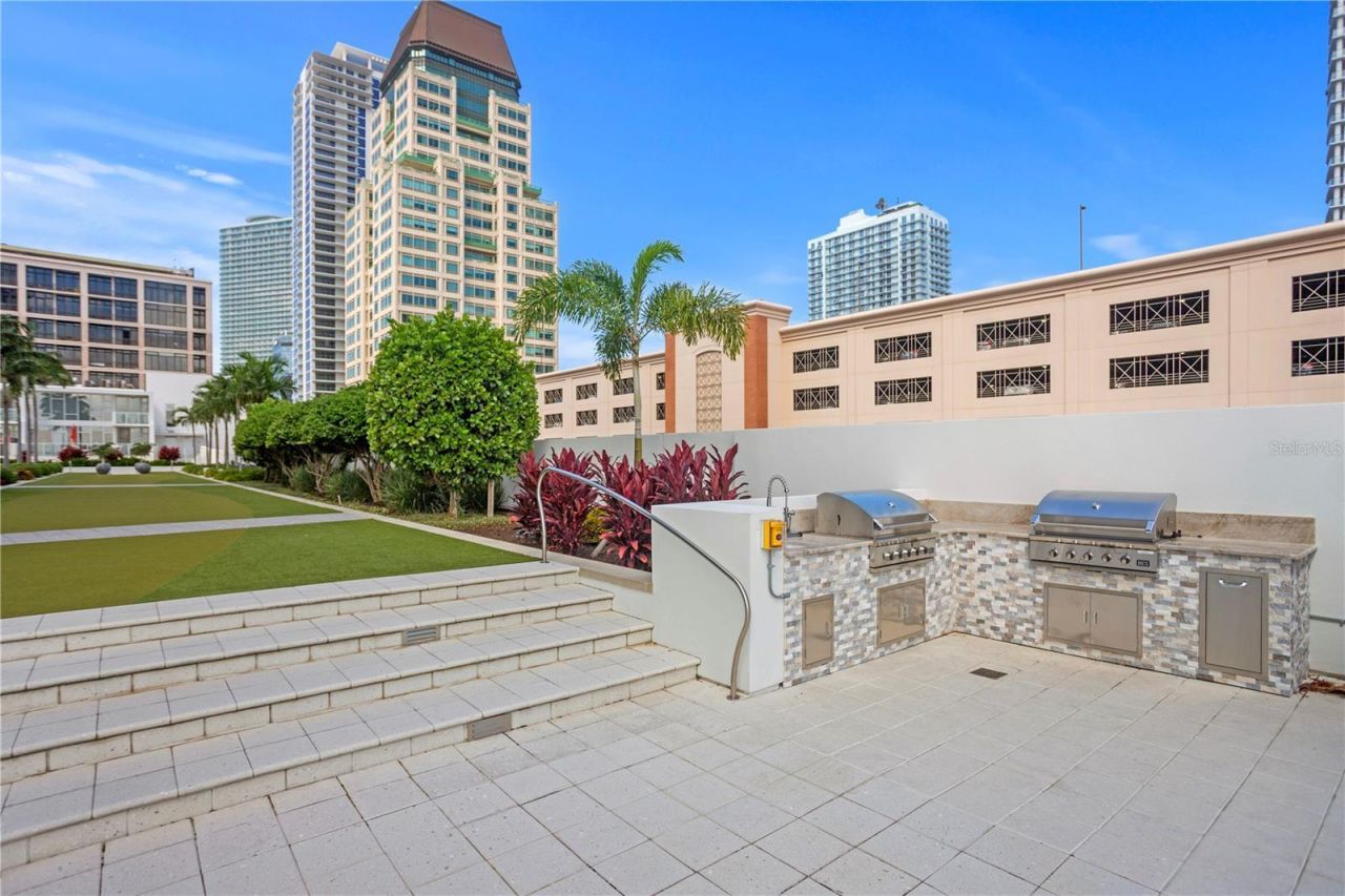 175 1st Street S, Unit 2102, Saint Petersburg, FL 33701 Photo