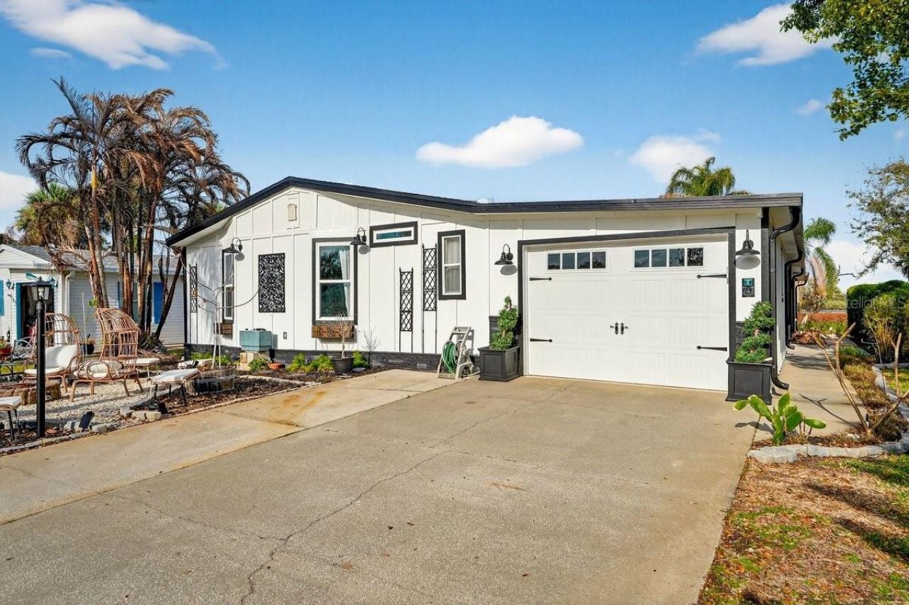 747 Navigators Way , Edgewater, FL 32141 Photo