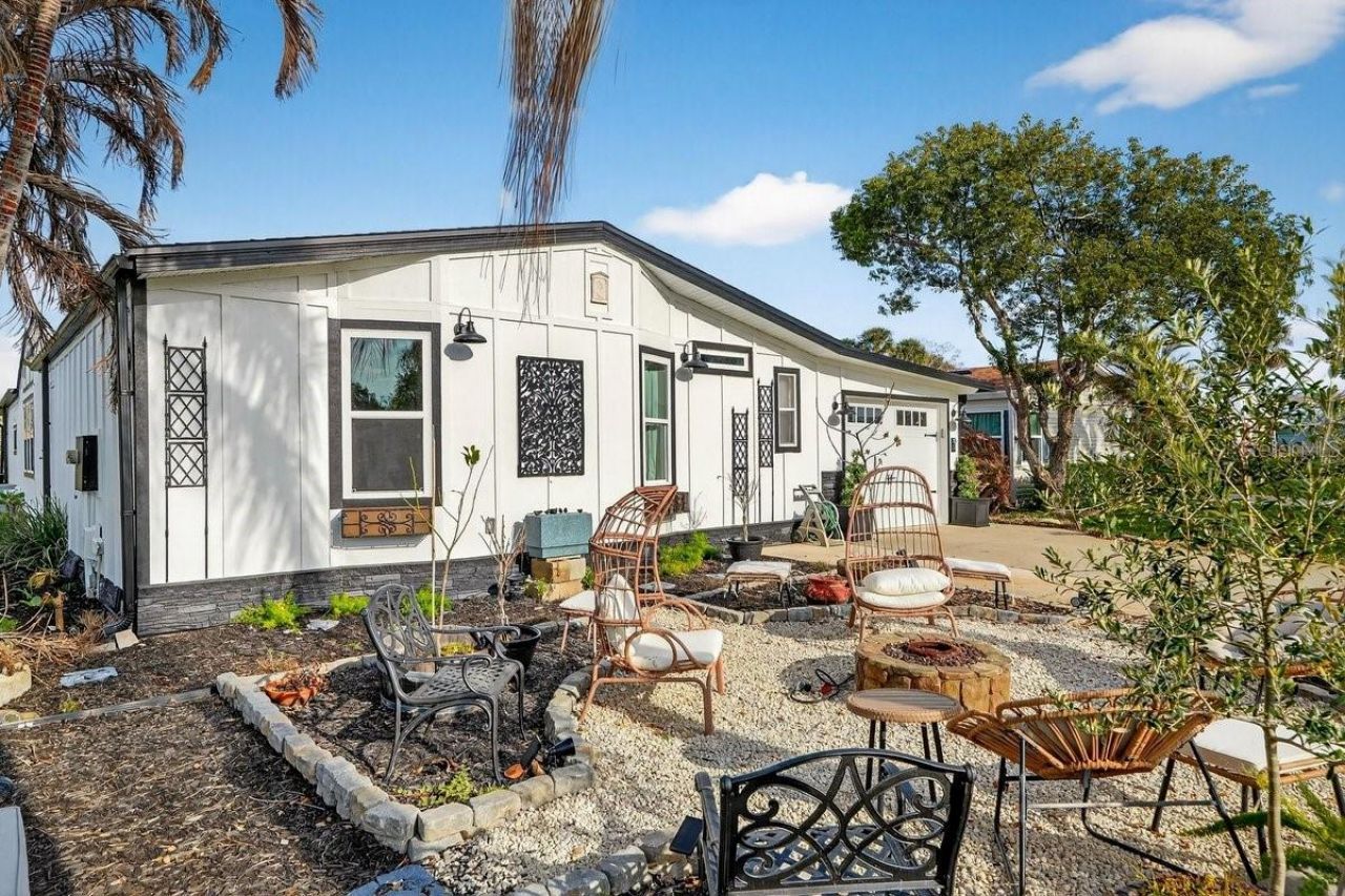 747 Navigators Way , Edgewater, FL 32141 Photo