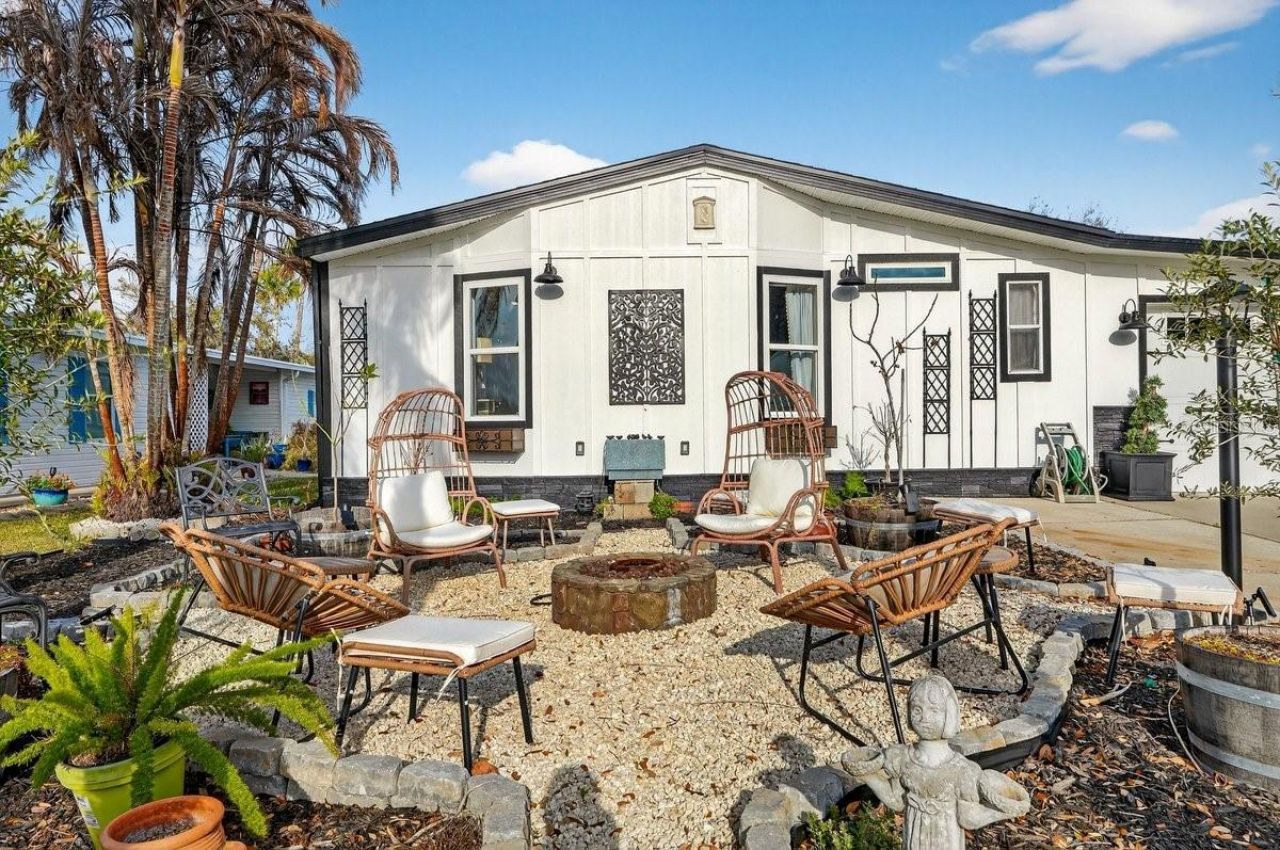 747 Navigators Way , Edgewater, FL 32141 Photo