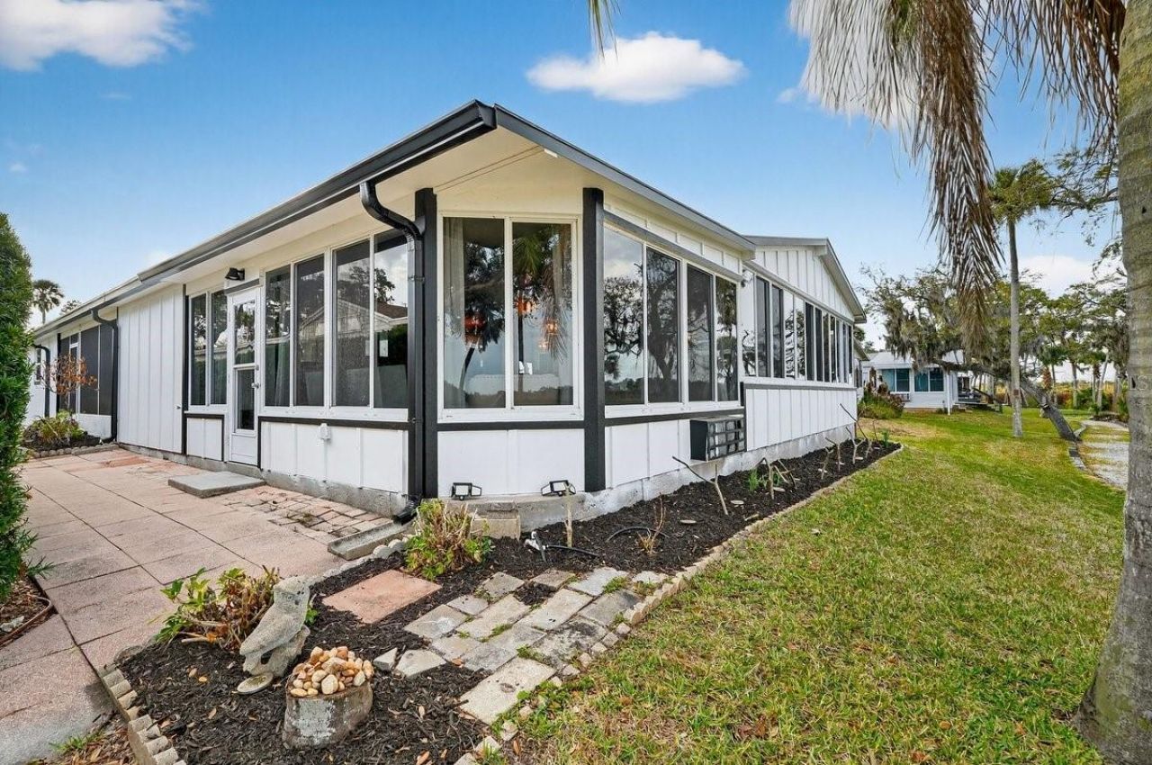 747 Navigators Way , Edgewater, FL 32141 Photo