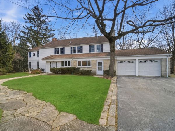 200 Braeburn Road , Highland Park, IL 60035