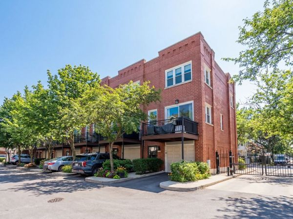 2849 N Wolcott Avenue, Unit A, Chicago, IL 60657
