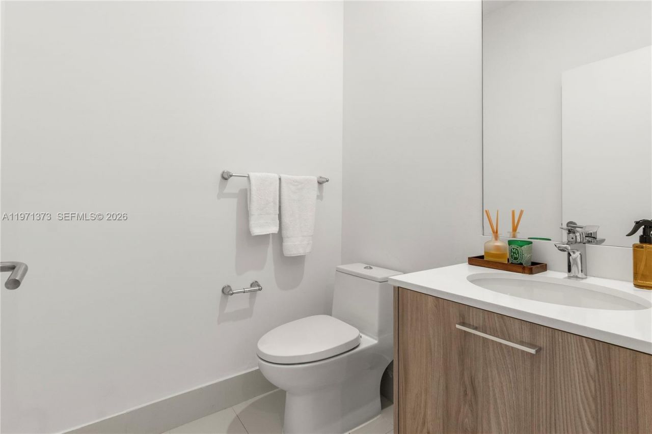 501 NE 31st St , Unit 203, Miami, FL 33137 Photo