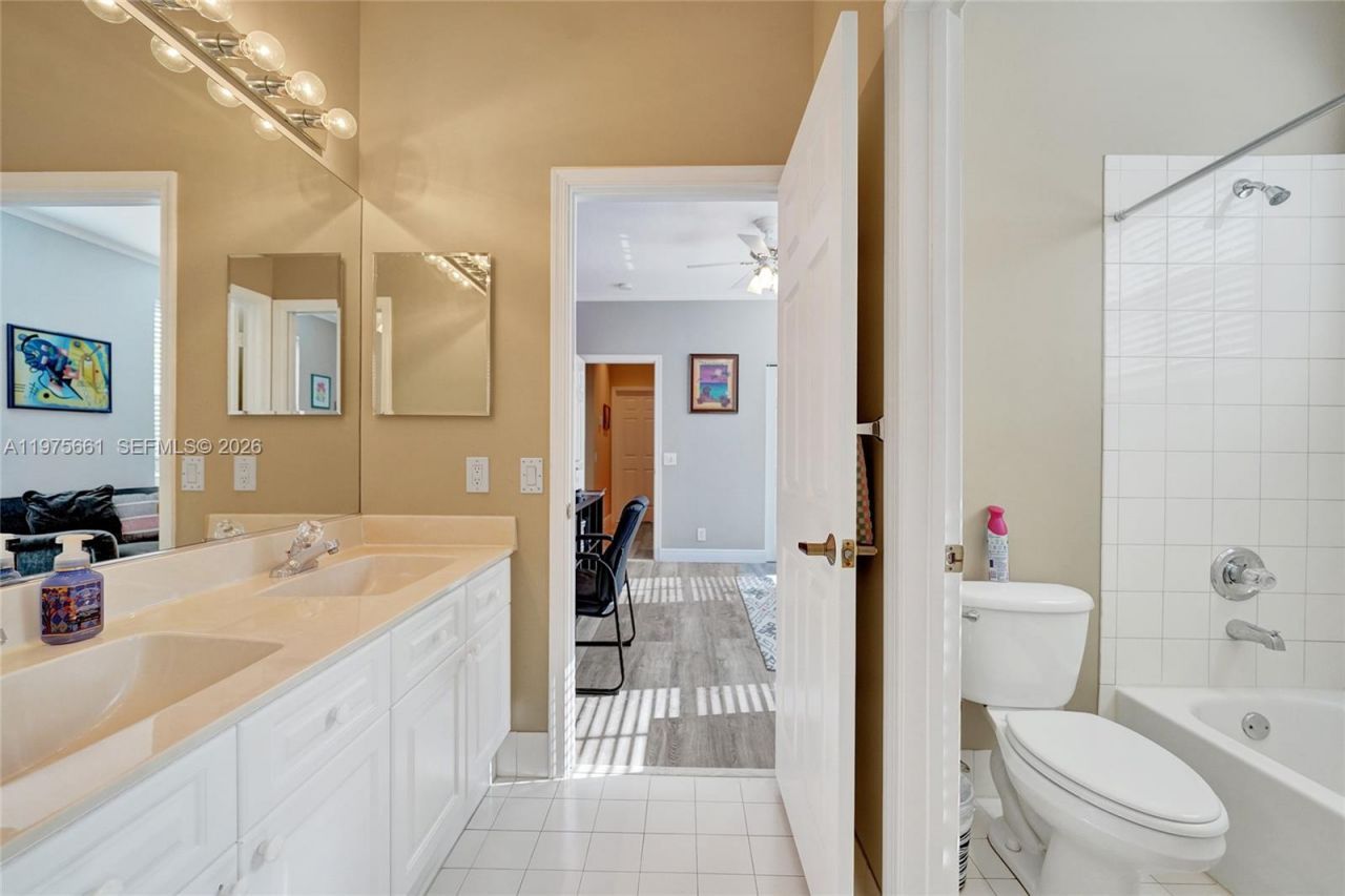 2458 Greenbrier Ct , Weston, FL 33327 Photo