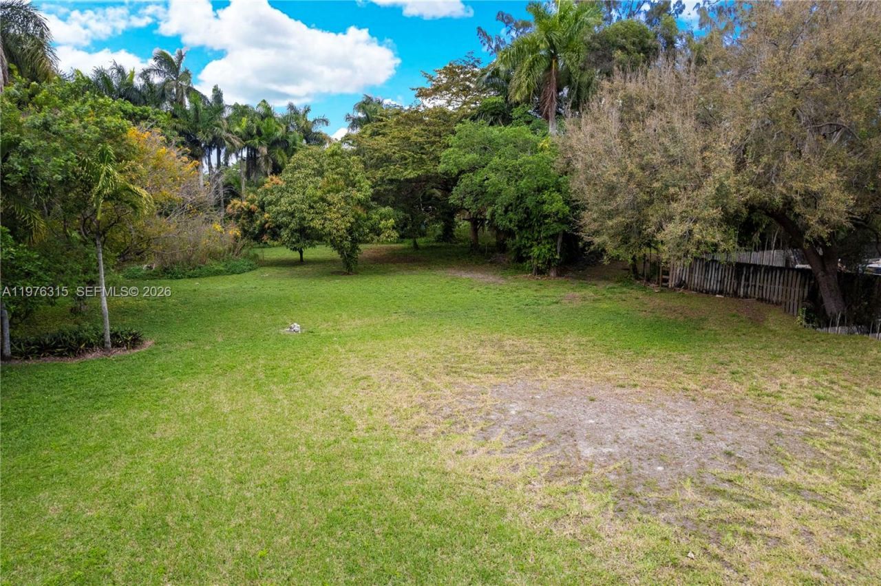 291 NE 152nd St , Miami, FL 33162 Photo