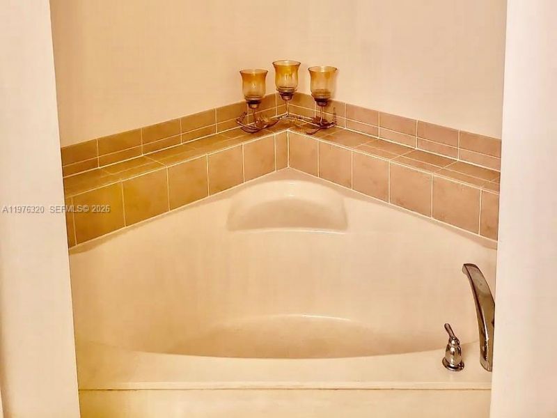 2048 NE 35th Ave, Homestead, FL 33033 Photo