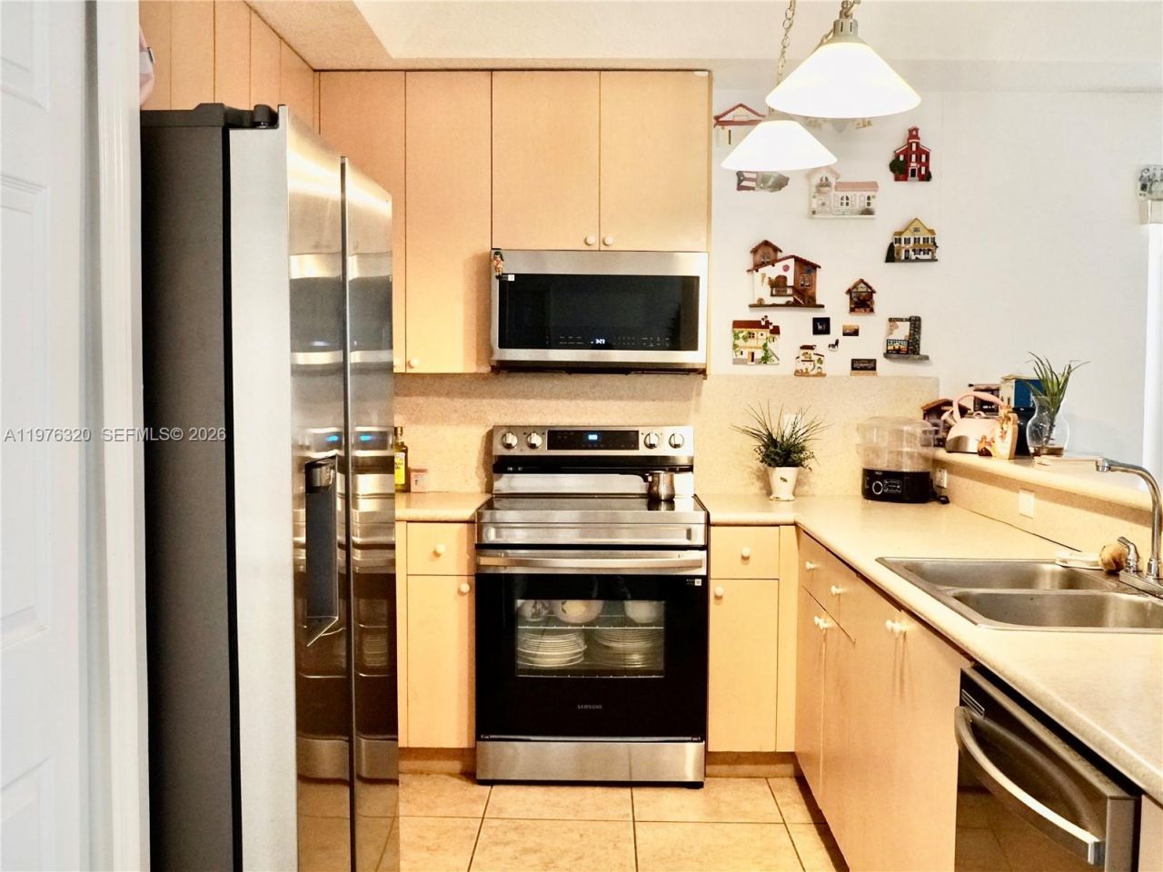 2048 NE 35th Ave, Homestead, FL 33033 Photo