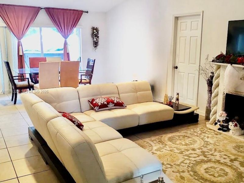 2048 NE 35th Ave, Homestead, FL 33033 Photo