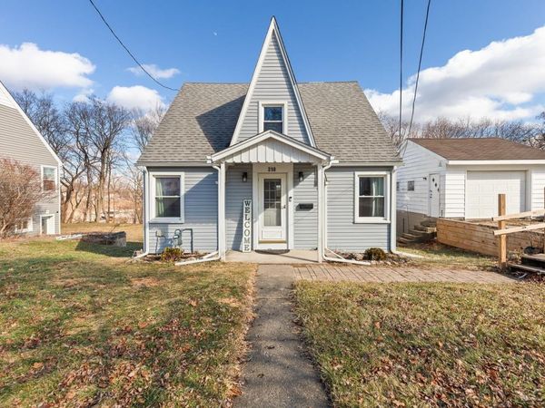 218 Greenly , Adrian, MI 49221