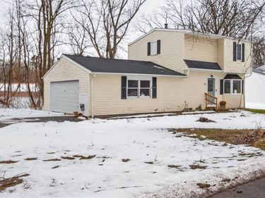 64 Clifton Street , Manchester, NY 14504