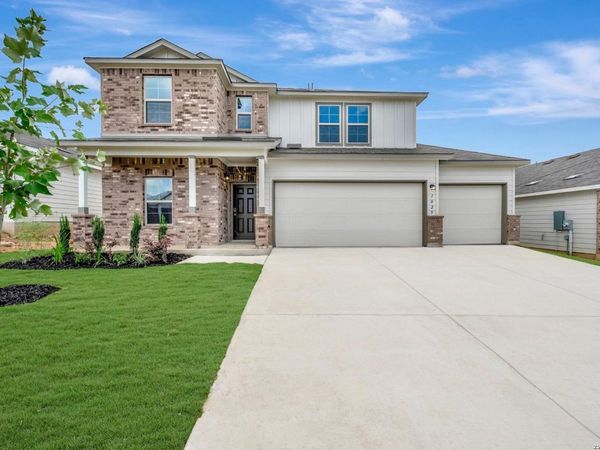 1025 Eagle Crossing, Seguin, TX 78155