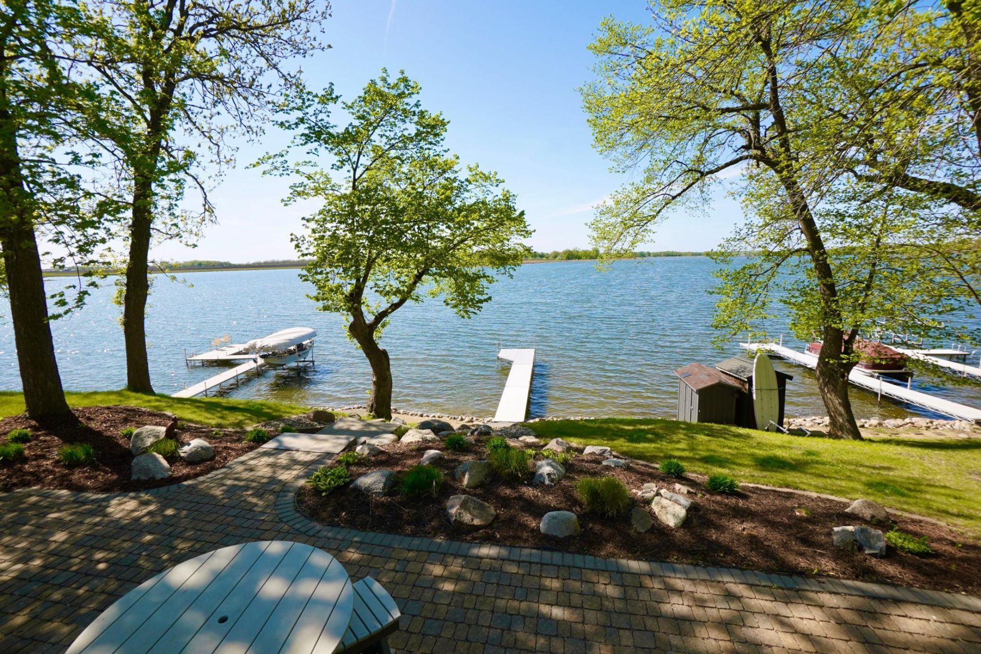 4916 189th Avenue NW, New London, MN 56273