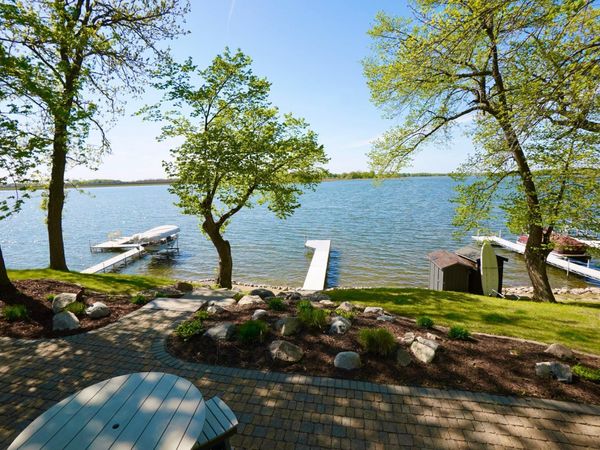 4916 189th Avenue NW, New London, MN 56273