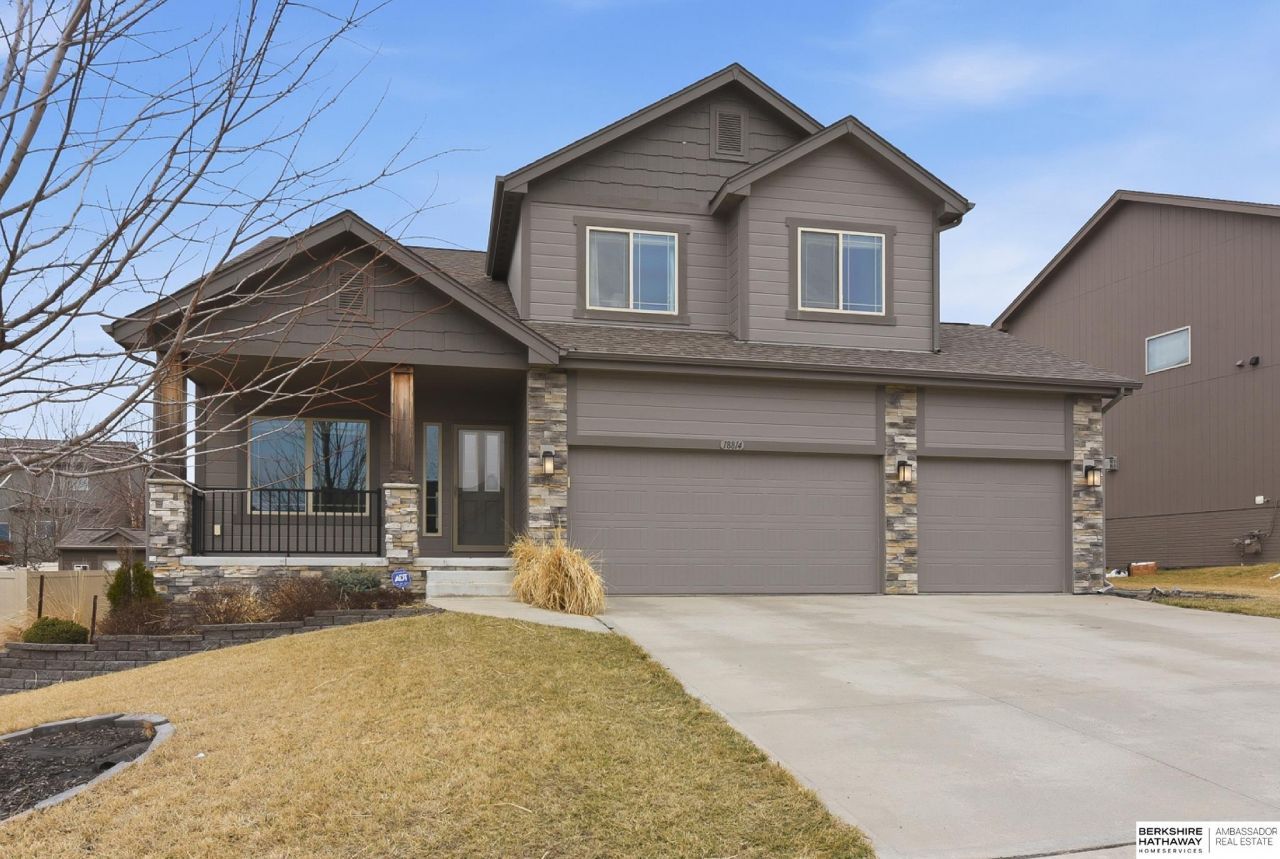 18814 Briar Street, Omaha, NE 68136 Main Photo