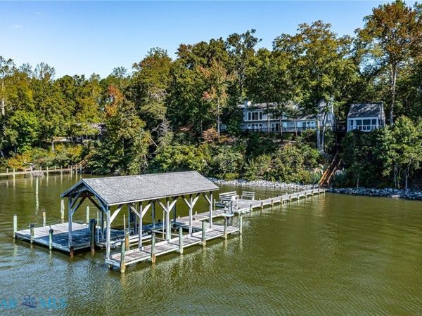 1718 Mariners Woods Drive , Hartfield, VA 23071