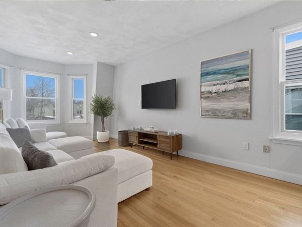 587 E 4th St, Unit 3, Boston, MA 02127