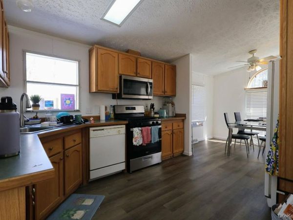 20 Oak St, Wurtsboro, NY 12790