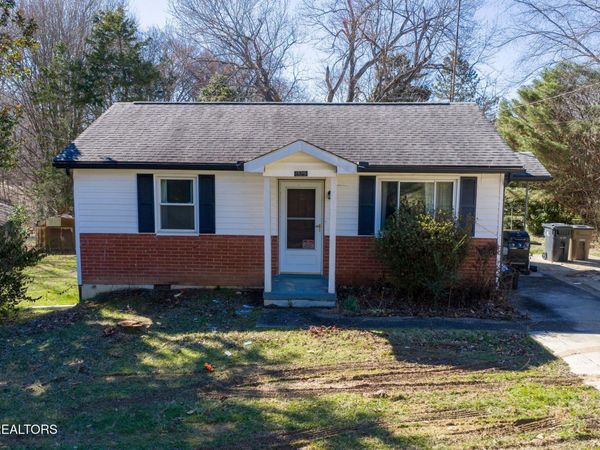1329 Francis Rd, Knoxville, TN 37909