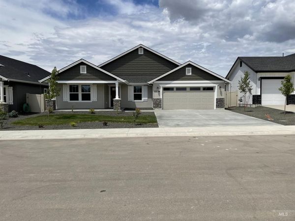 7651 E Meriwether Dr, Nampa, ID 83687
