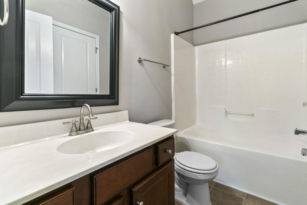 7492 Northgate Drive Photo 12