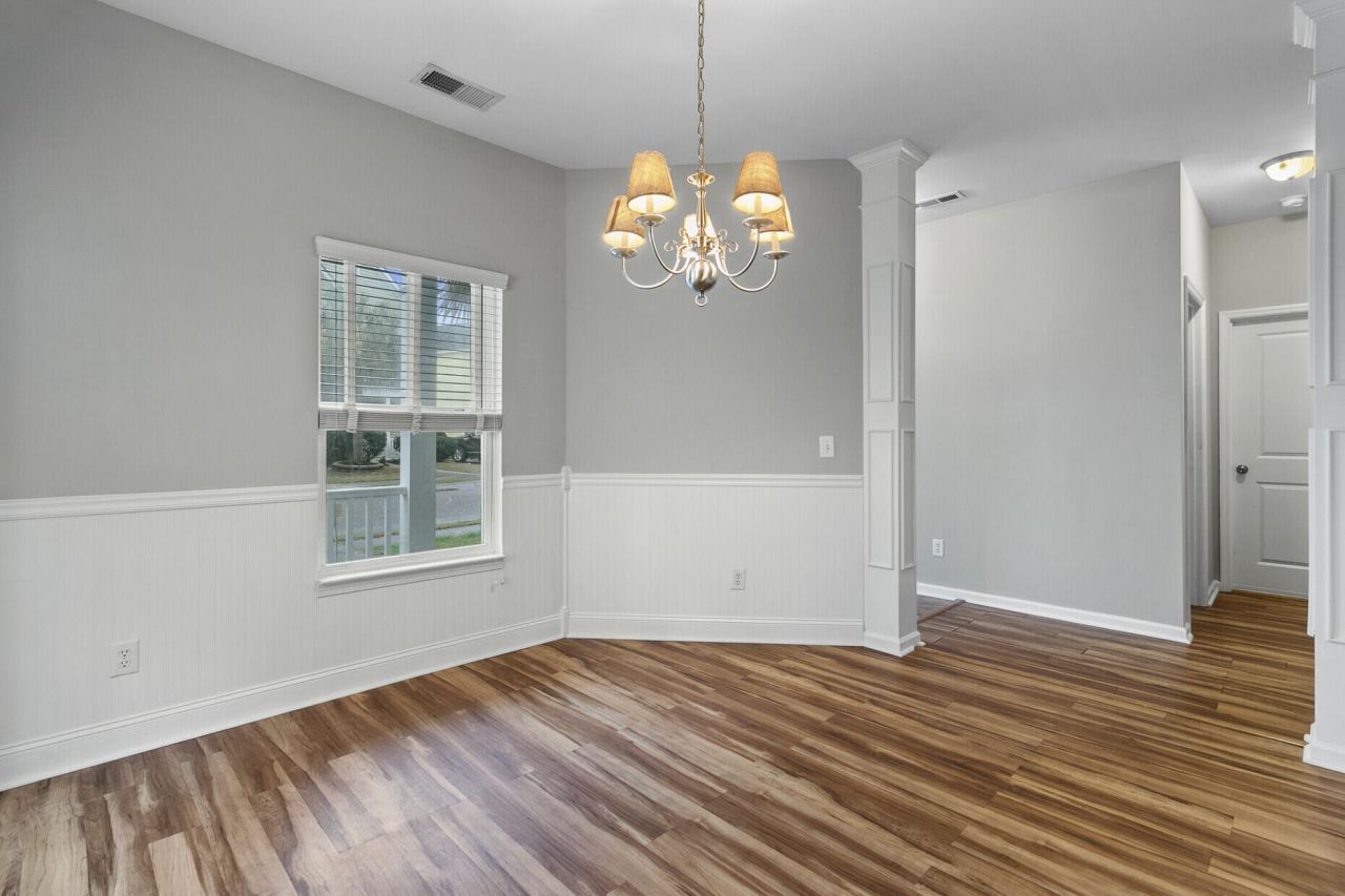 7492 Northgate Drive Photo 15