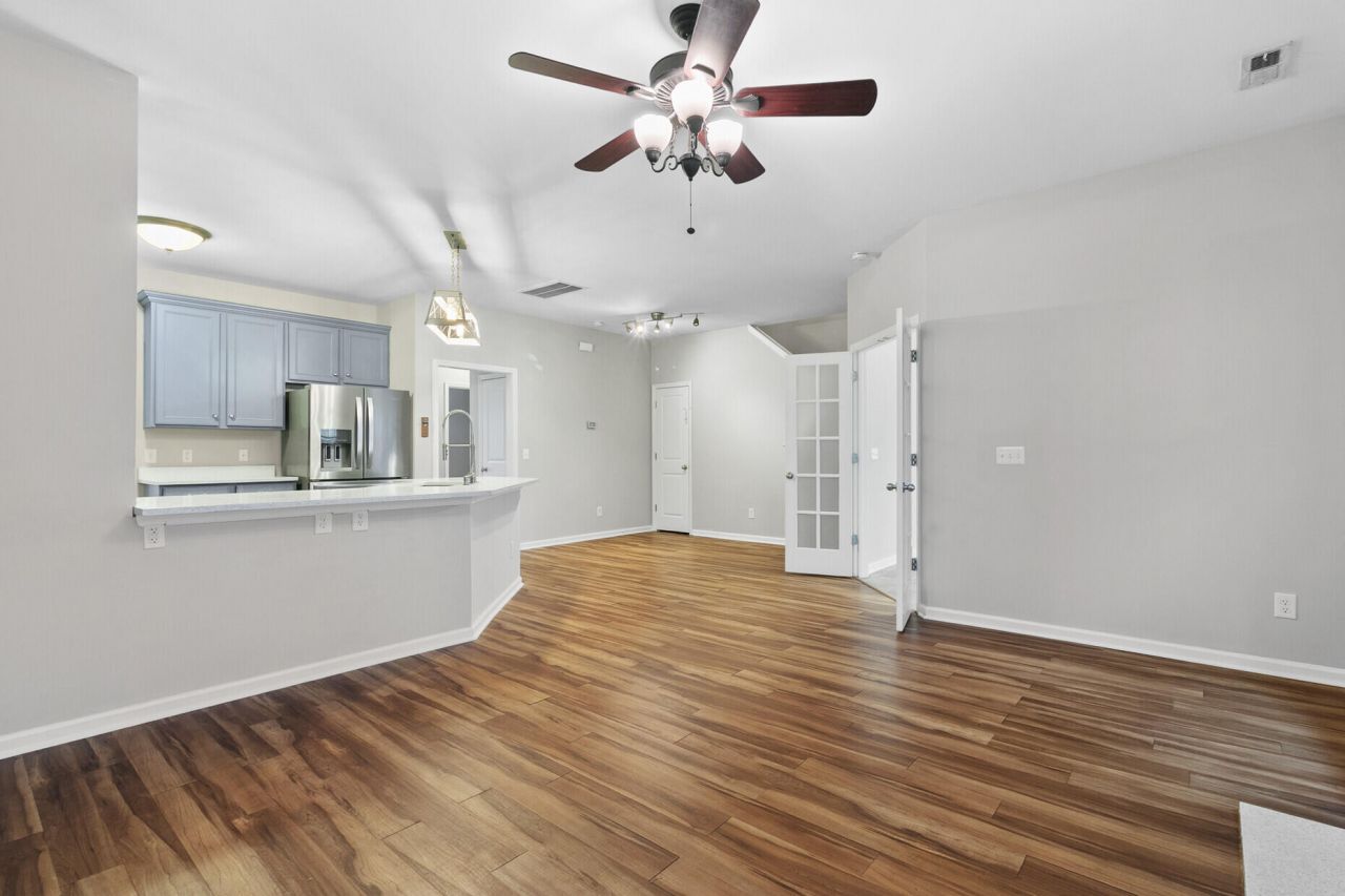 7492 Northgate Drive Photo 20