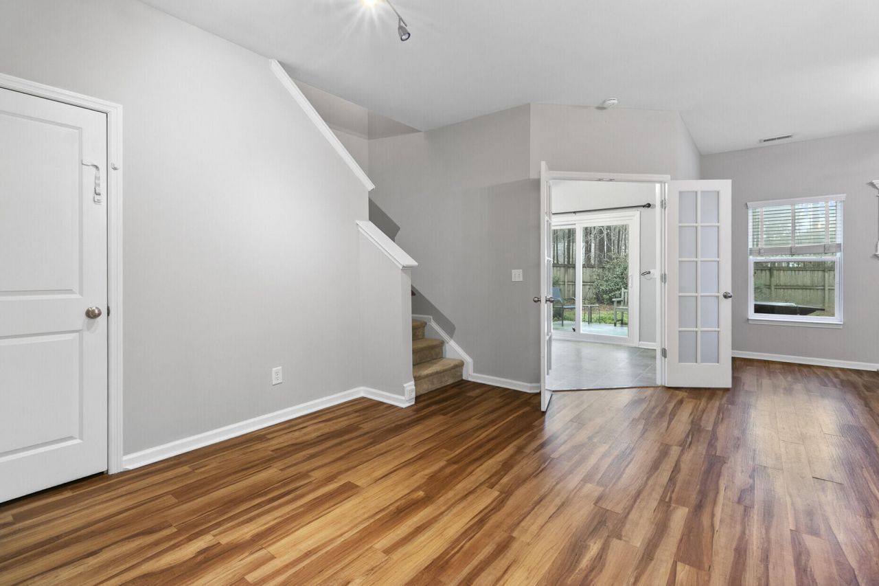 7492 Northgate Drive Photo 24