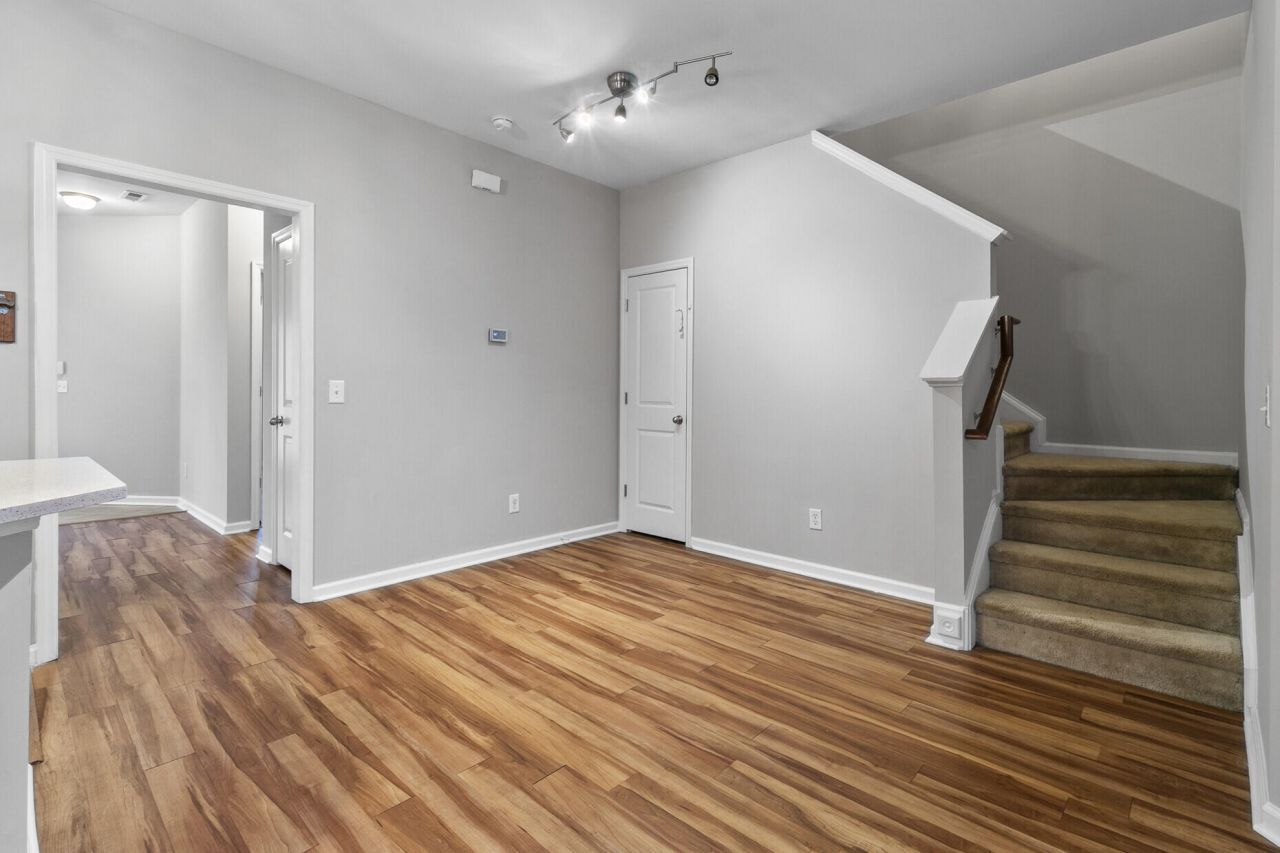 7492 Northgate Drive Photo 25