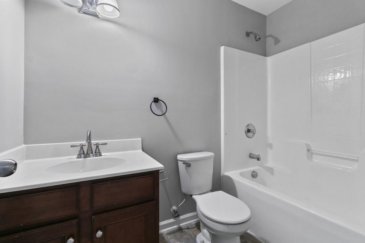 7492 Northgate Drive Photo 28