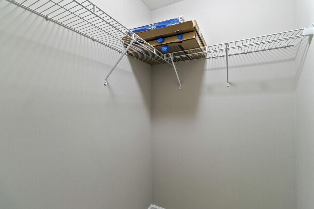 7492 Northgate Drive Photo 29