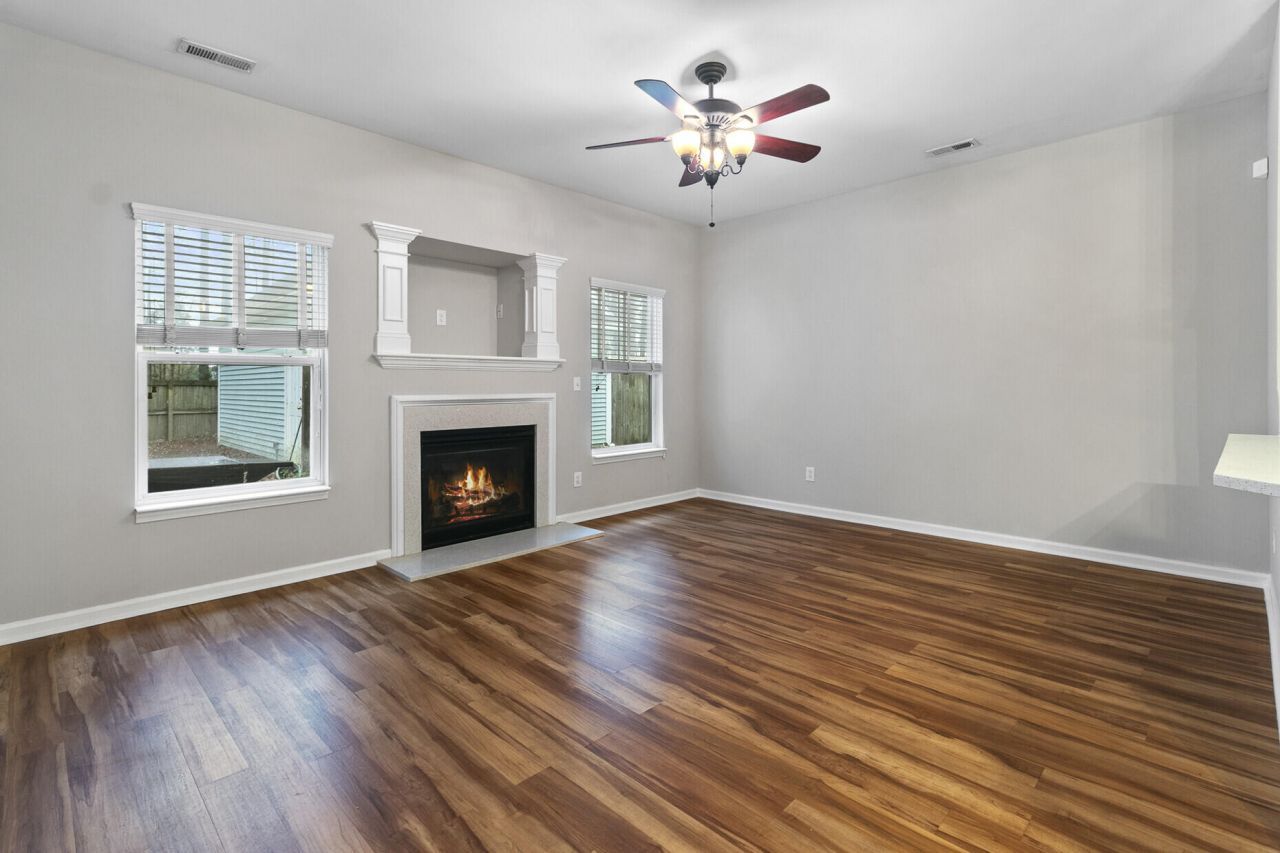 7492 Northgate Drive Photo 3