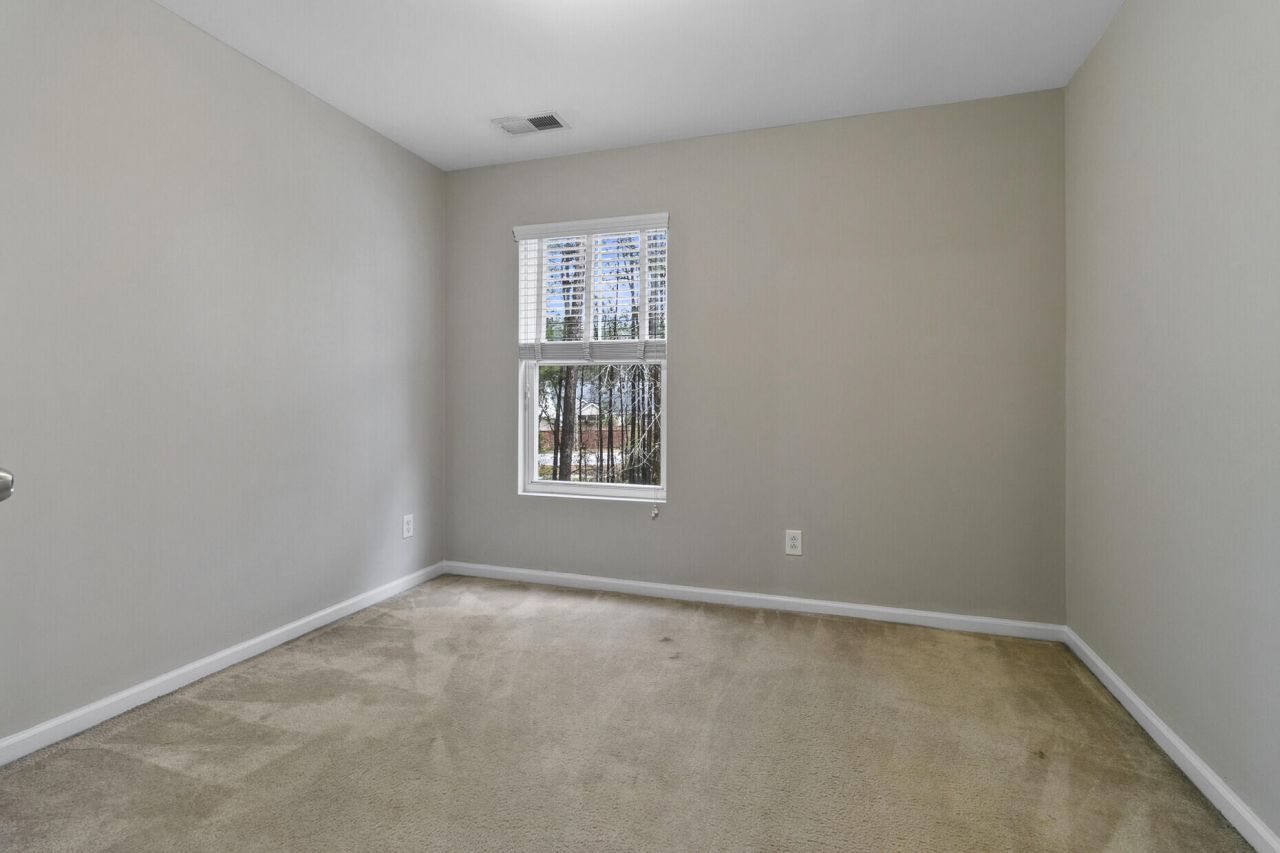 7492 Northgate Drive Photo 30