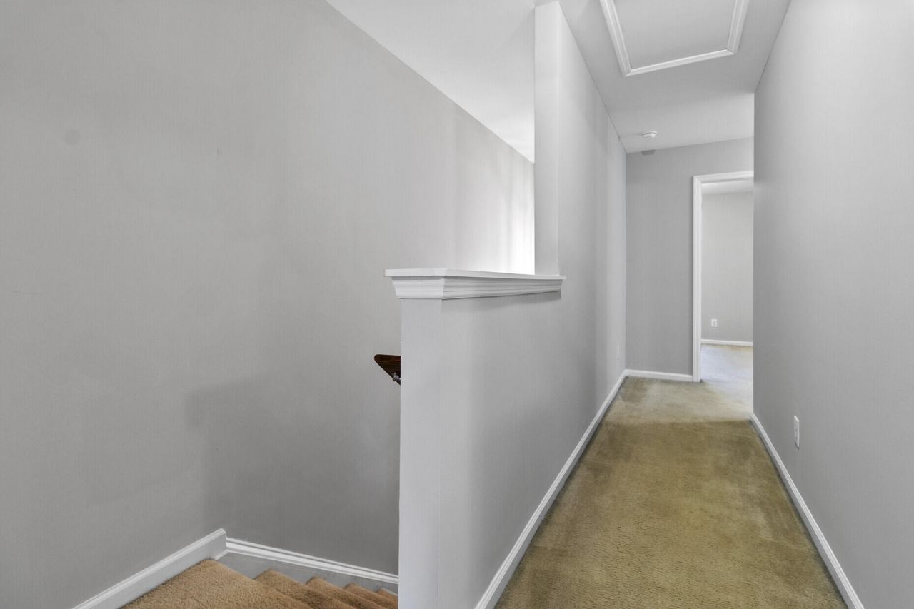 7492 Northgate Drive Photo 32