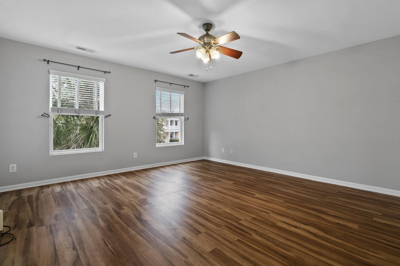 7492 Northgate Drive Photo 36