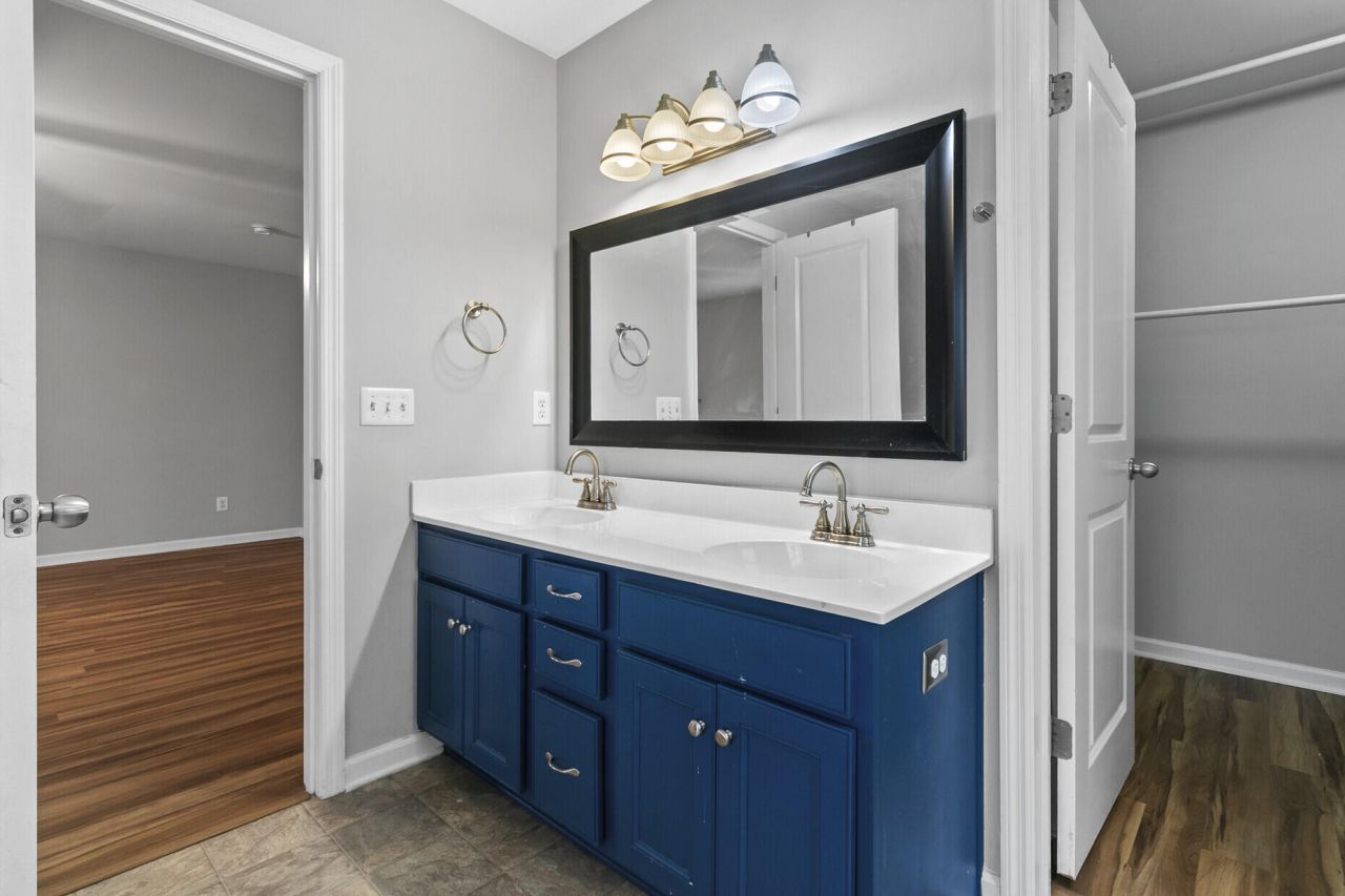 7492 Northgate Drive Photo 38