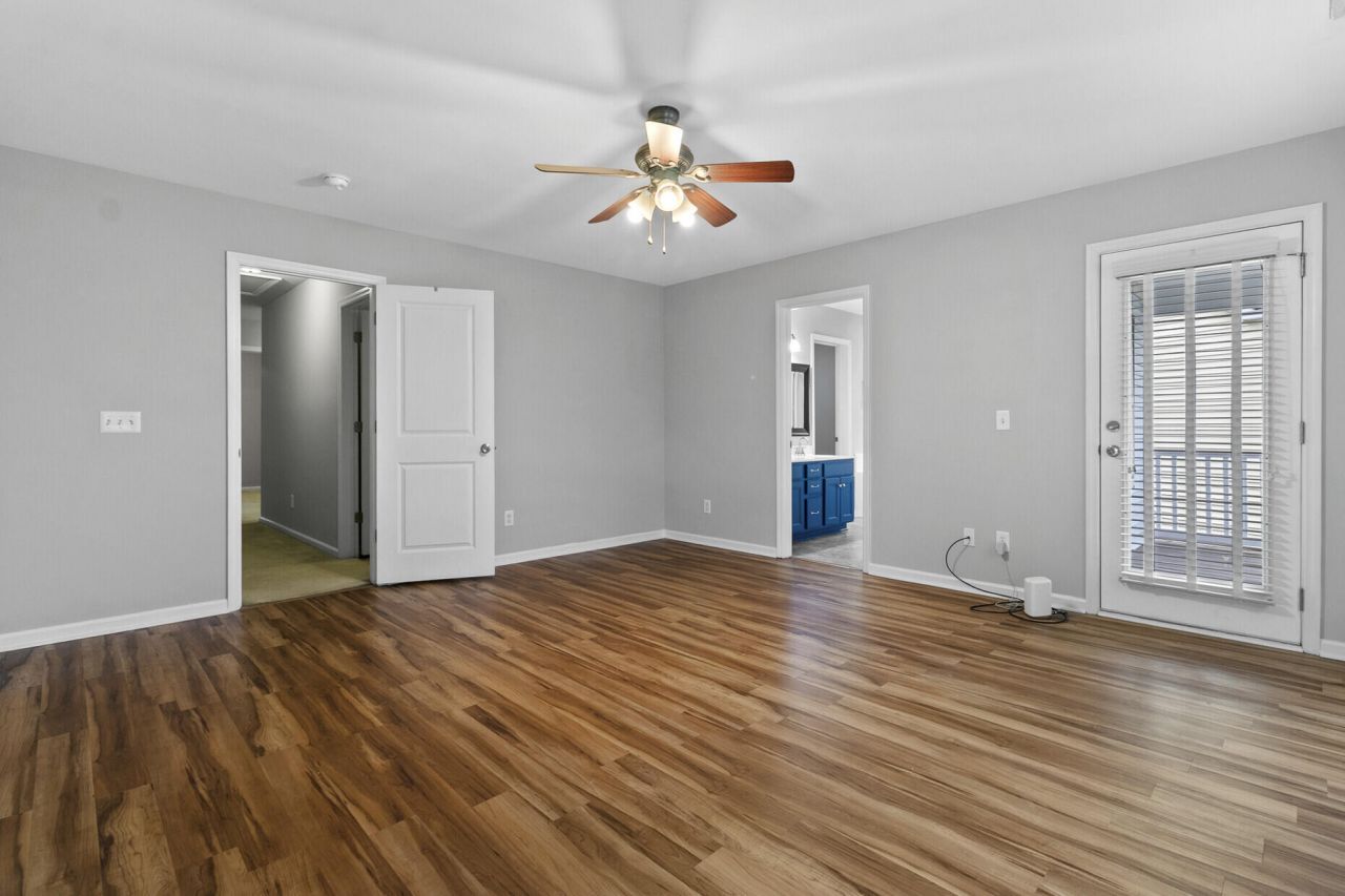 7492 Northgate Drive Photo 4